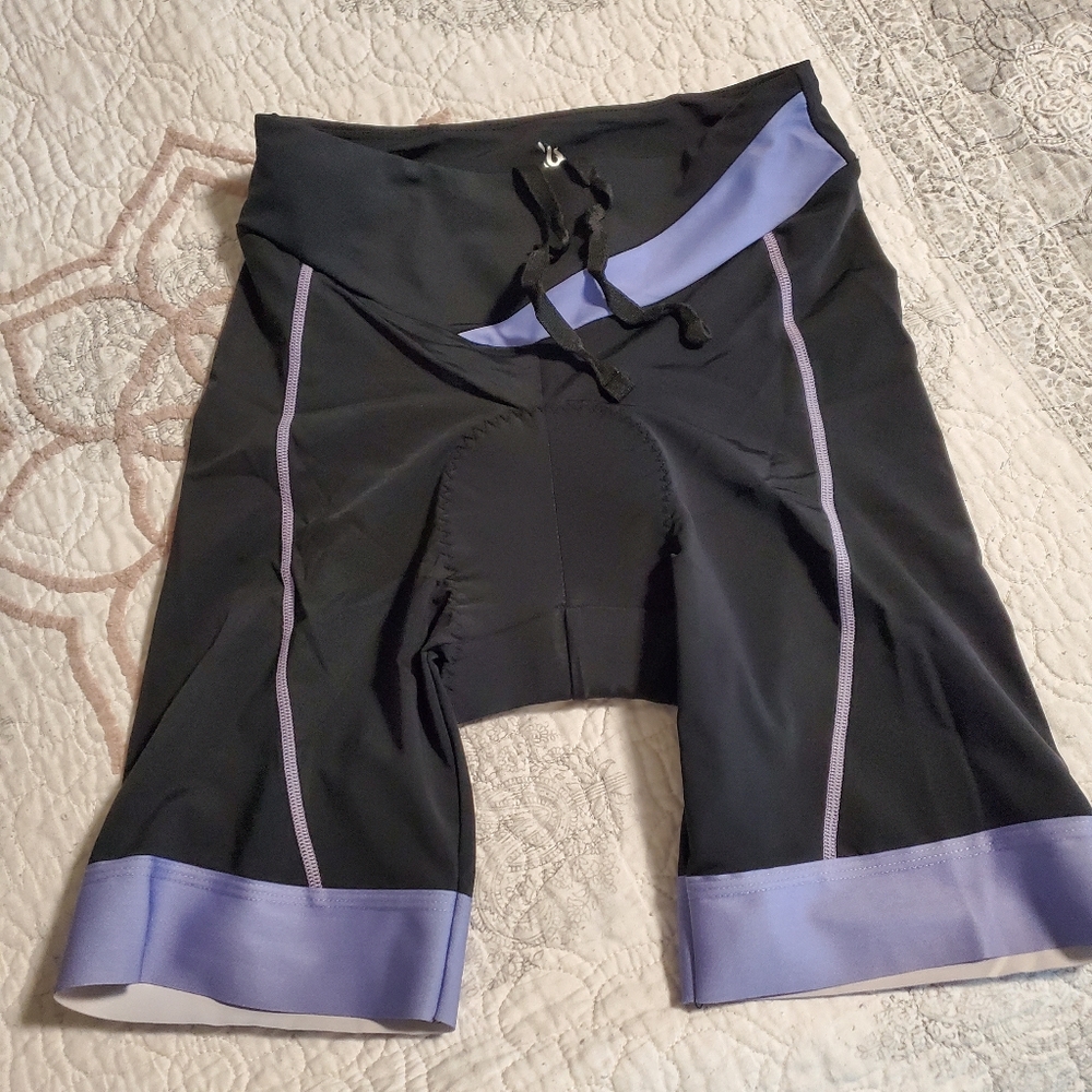 Women's Beroy cycling shorts . Size sm.